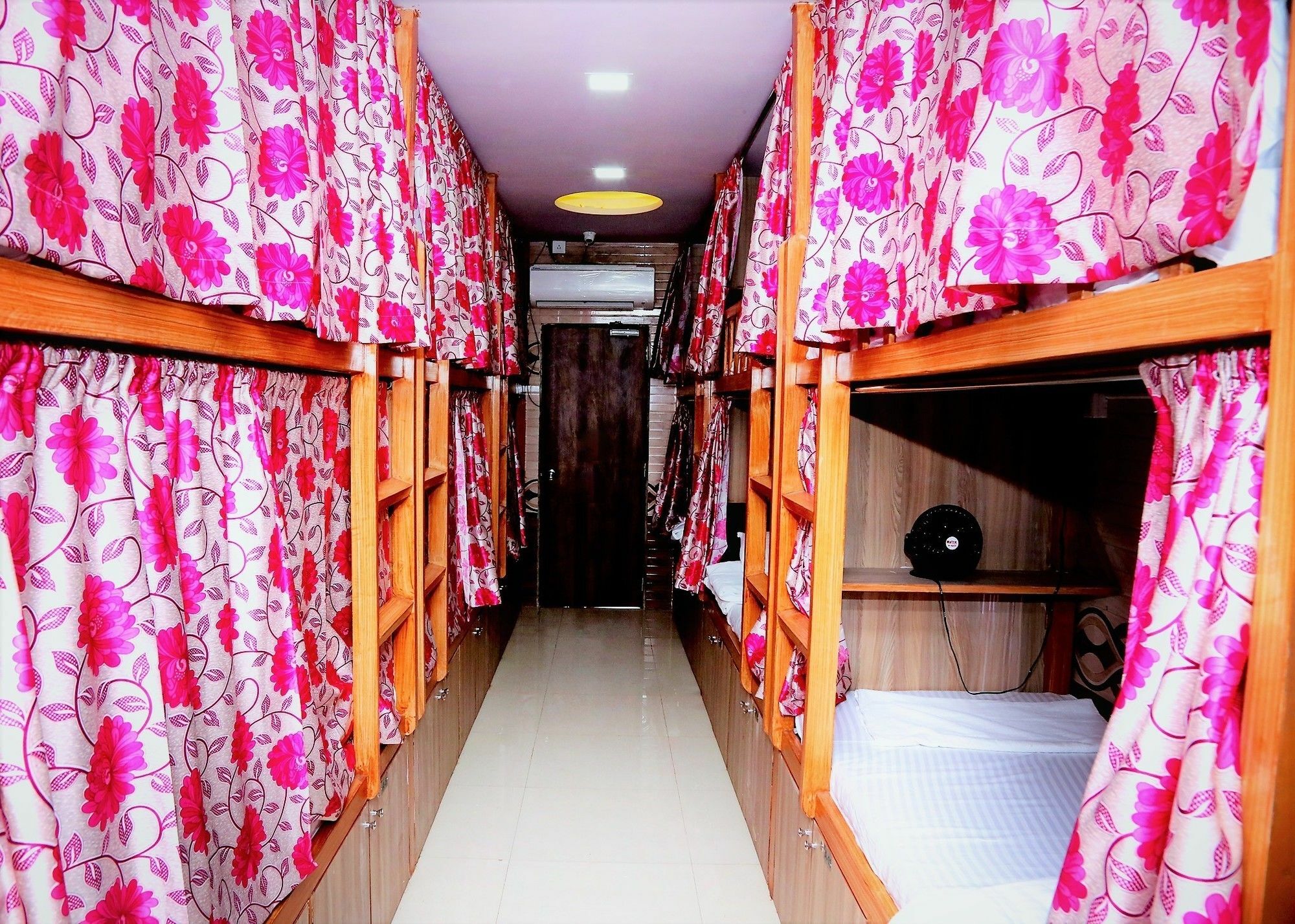 Delta Dormitory Bombay Eksteriør billede